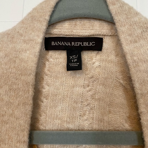 Tan beige Banana Republic cable knit cardigan. - Picture 2 of 3